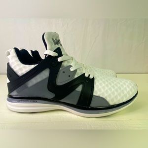 APL Ascend Men’s 11/Women’s 12.5